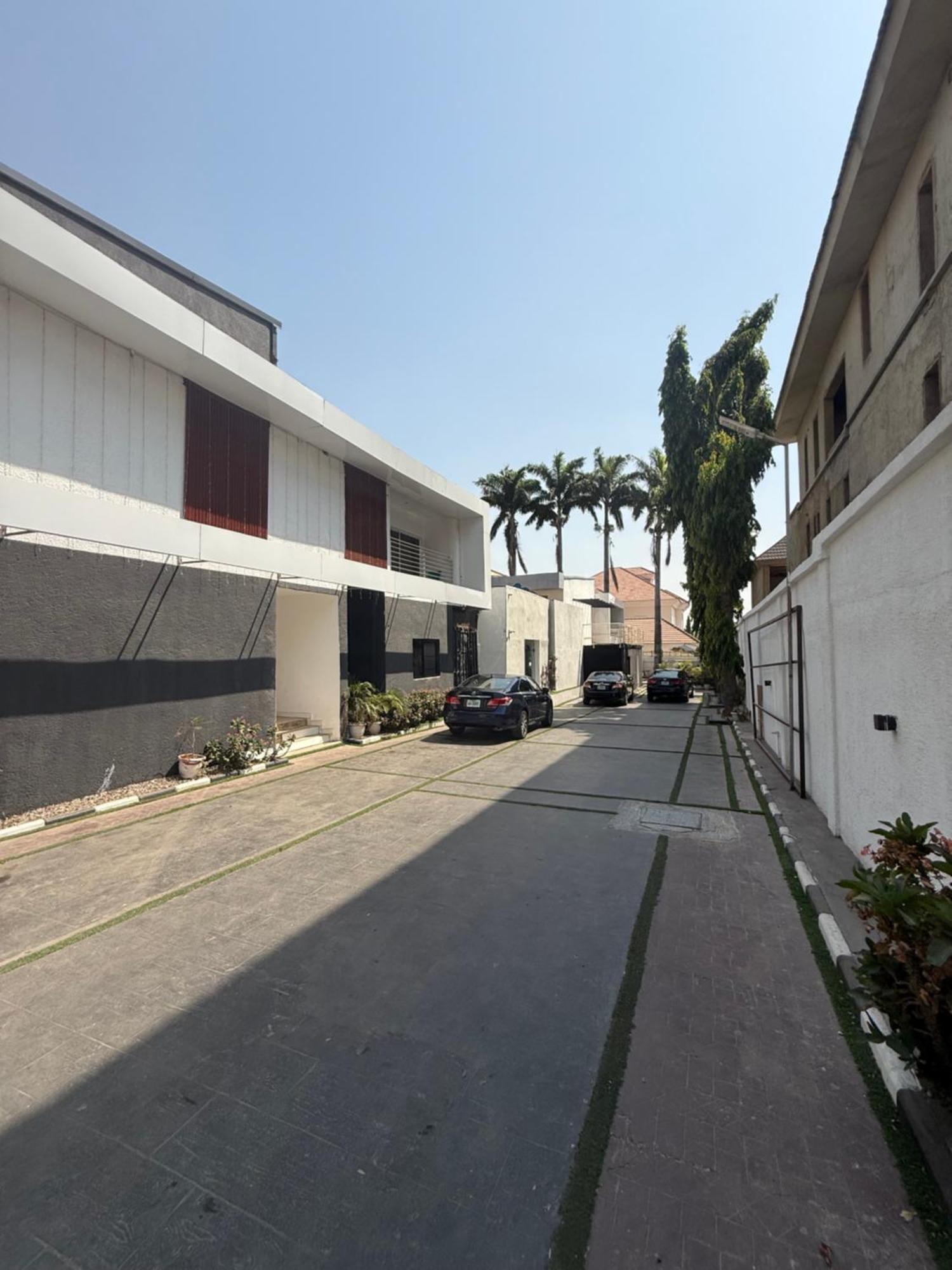 Austra Hotels And Apartments Maitama Abuja Ngoại thất bức ảnh